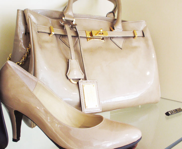 http://www.xn--bckf8ba5azb8ksc6j9c.com/img/ilmare_bag-pumps.jpg